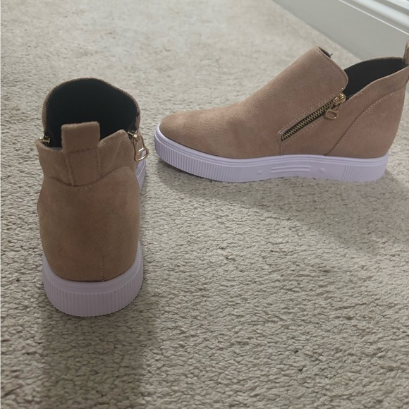 Women’s ankle boots. Beige, size 8. Never worn - Picture 4 of 4